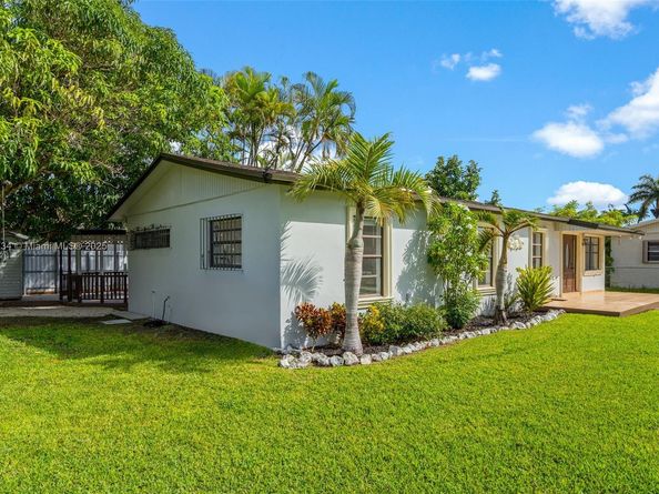 15411 SW 305th St, Homestead FL 33033