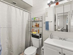 9025 SW 36th St, Miami FL 33165