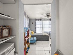 9025 SW 36th St, Miami FL 33165