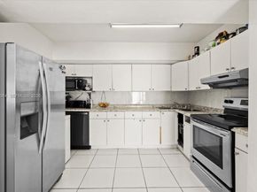9025 SW 36th St, Miami FL 33165