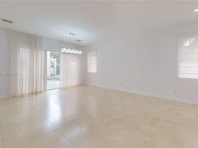 9980 NW 74th Ter, Doral FL 33178