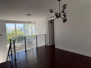 9980 NW 74th Ter, Doral FL 33178