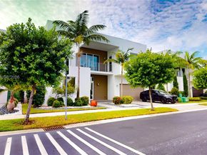 9980 NW 74th Ter, Doral FL 33178
