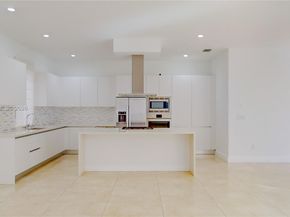 9980 NW 74th Ter, Doral FL 33178