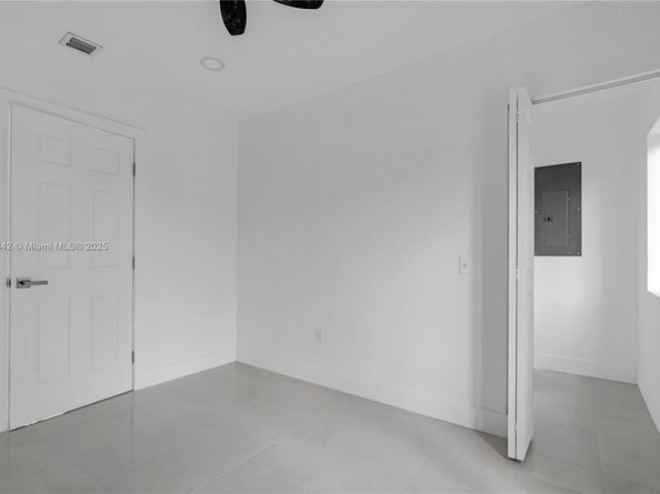 667 NW 14th St, Florida City FL 33034