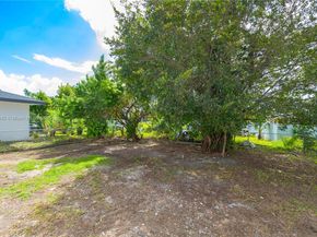 667 NW 14th St, Florida City FL 33034