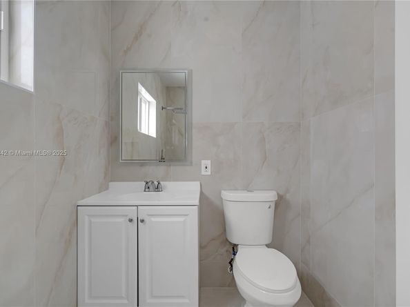 667 NW 14th St, Florida City FL 33034