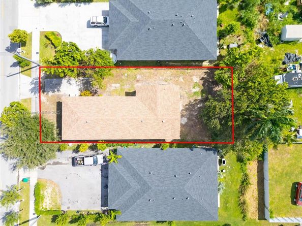 667 NW 14th St, Florida City FL 33034