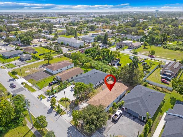 667 NW 14th St, Florida City FL 33034