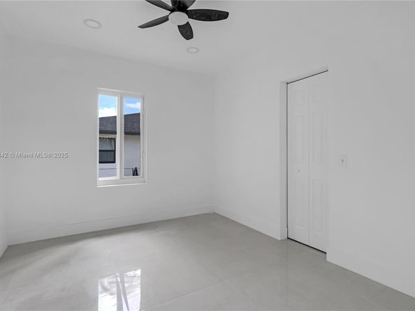 667 NW 14th St, Florida City FL 33034