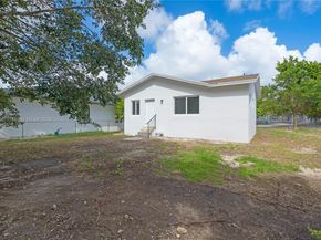667 NW 14th St, Florida City FL 33034