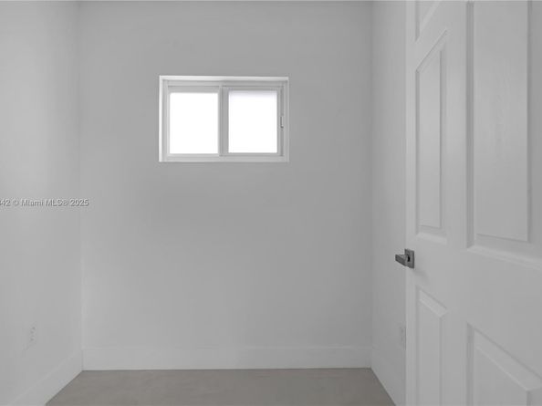 667 NW 14th St, Florida City FL 33034