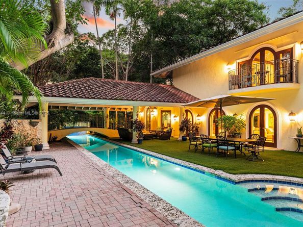 3506 Banyan Cir, Miami FL 33133