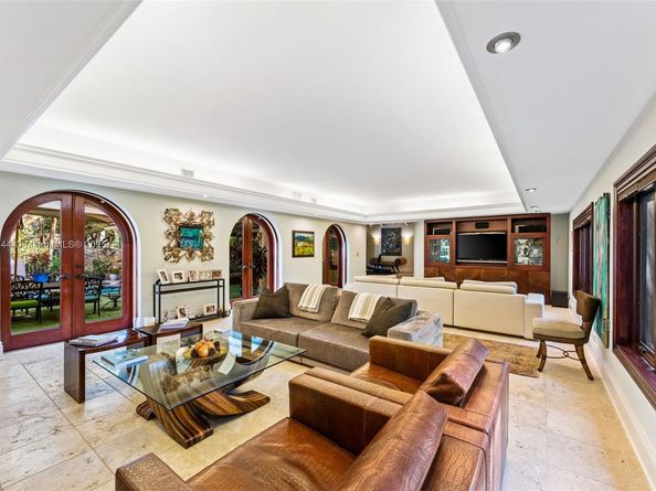 3506 Banyan Cir, Miami FL 33133