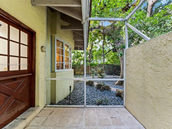 3506 Banyan Cir, Miami FL 33133