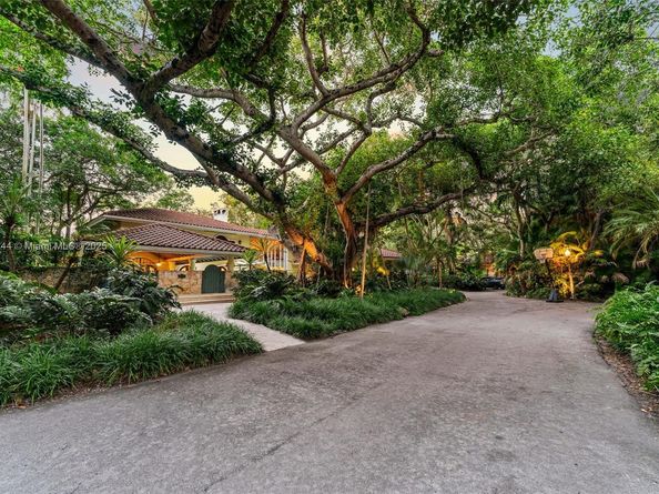 3506 Banyan Cir, Miami FL 33133