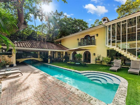 3506 Banyan Cir, Miami FL 33133