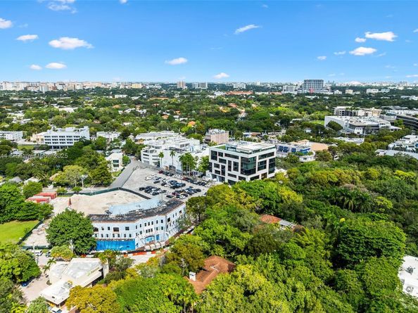 3506 Banyan Cir, Miami FL 33133