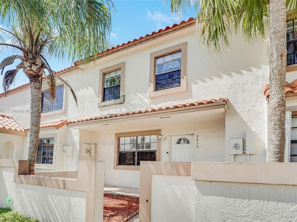 9435 NW 42nd St, Sunrise FL 33351