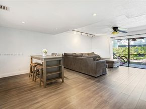 9435 NW 42nd St, Sunrise FL 33351