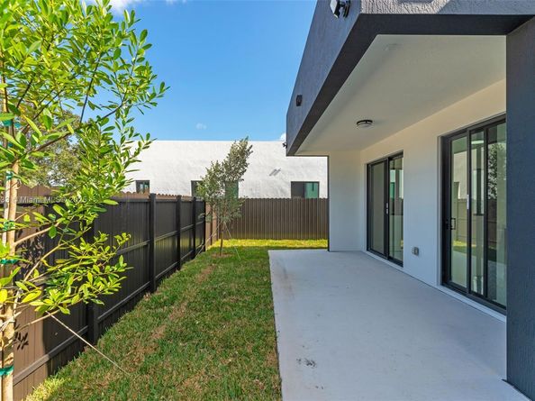 21911 SW 124th Ave, Miami FL 33170