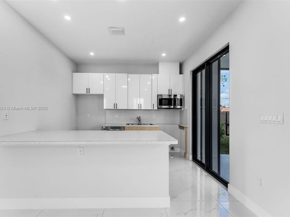 21911 SW 124th Ave, Miami FL 33170