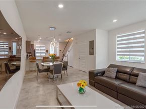 6421 NW 102nd Path 104, Doral FL 33178