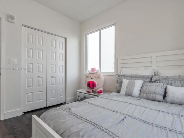 6421 NW 102nd Path 104, Doral FL 33178