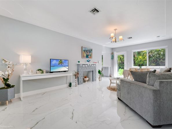 833 Tangier St, Coral Gables FL 33134