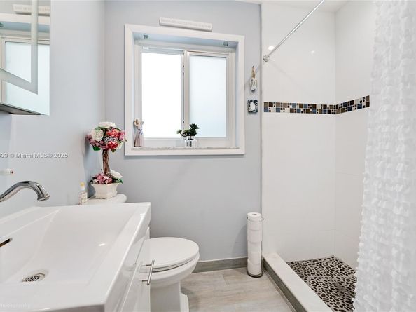 833 Tangier St, Coral Gables FL 33134