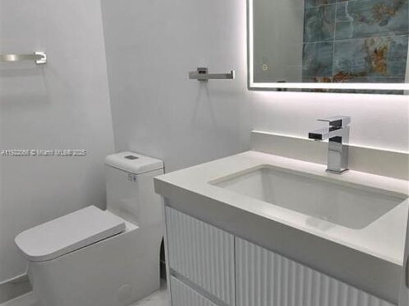 1001 SW 88th Ct, Miami FL 33174