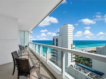 4391 Collins Ave