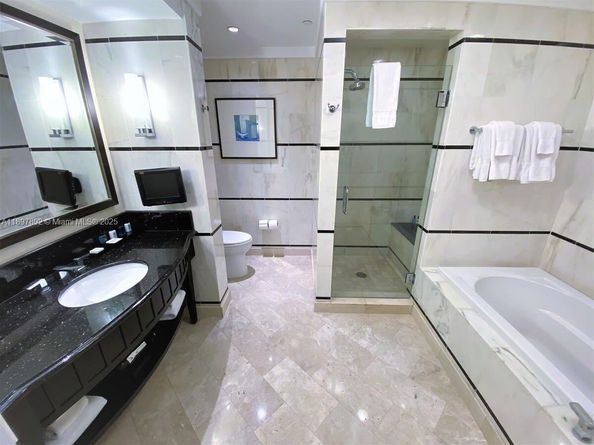 4391 Collins Ave 1619, Miami Beach FL 33140