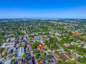 2459 Pierce St, Hollywood FL 33020