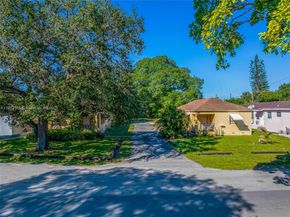 2459 Pierce St, Hollywood FL 33020