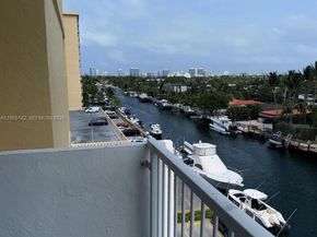 2020 NE 135th St 609, North Miami FL 33181