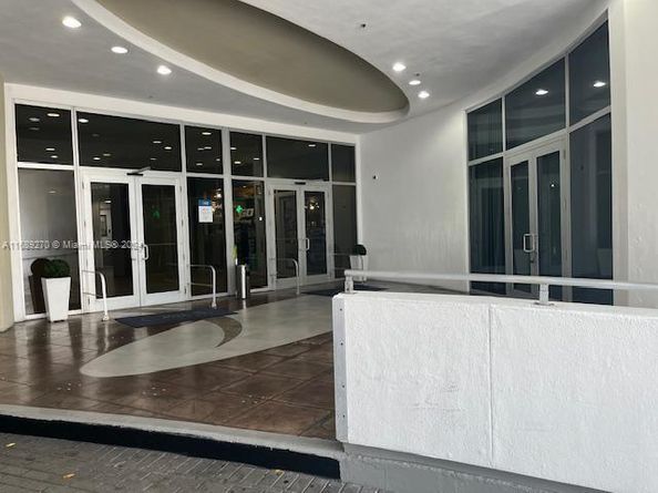 1750 N Bayshore Dr 5501, Miami FL 33132