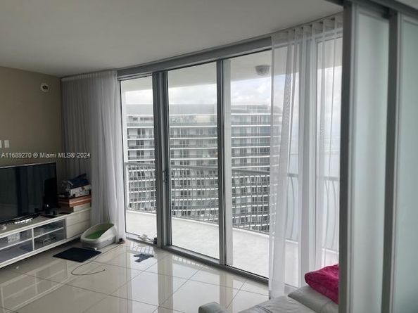 1750 N Bayshore Dr 5501, Miami FL 33132