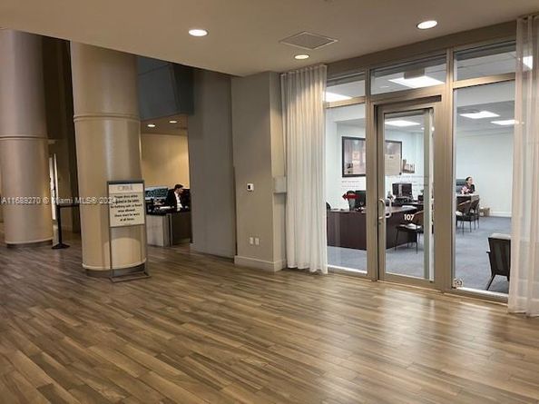 1750 N Bayshore Dr 5501, Miami FL 33132