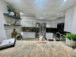 8810 SW 123rd Ct M202, Miami FL 33186