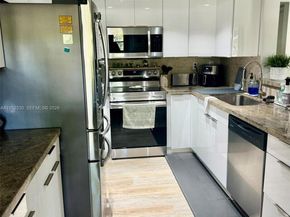 8810 SW 123rd Ct M202, Miami FL 33186