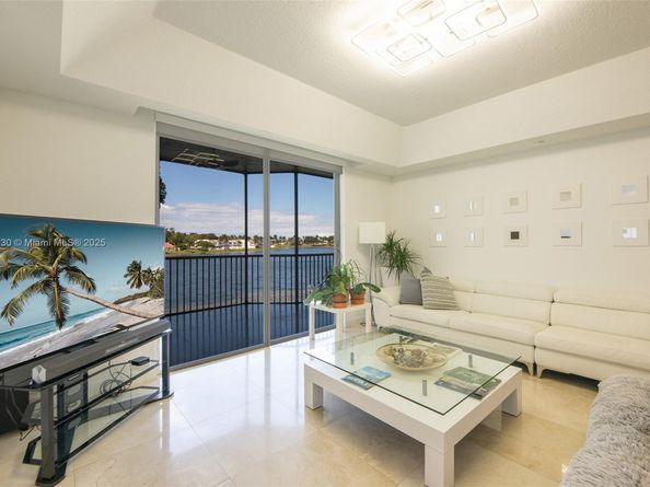 10700 NW 66th St 207, Doral FL 33178