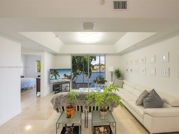 10700 NW 66th St 207, Doral FL 33178