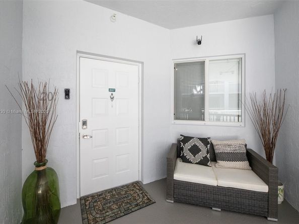 10700 NW 66th St 207, Doral FL 33178