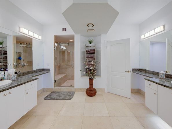 10700 NW 66th St 207, Doral FL 33178