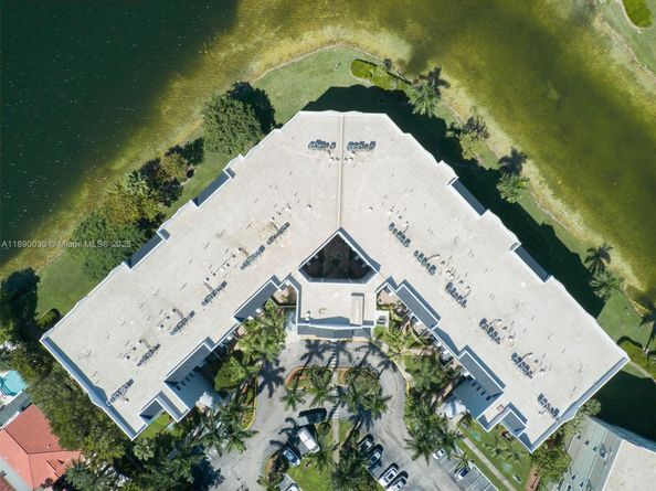 10700 NW 66th St 207, Doral FL 33178