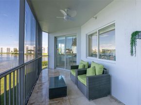 10700 NW 66th St 207, Doral FL 33178