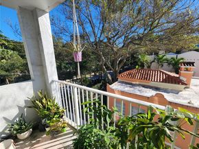 1010 NW 11th St 309, Miami FL 33136