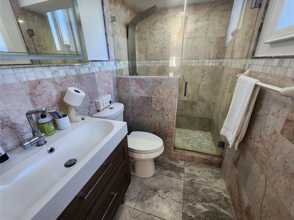 1010 NW 11th St 309, Miami FL 33136