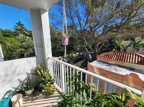 1010 NW 11th St 309, Miami FL 33136